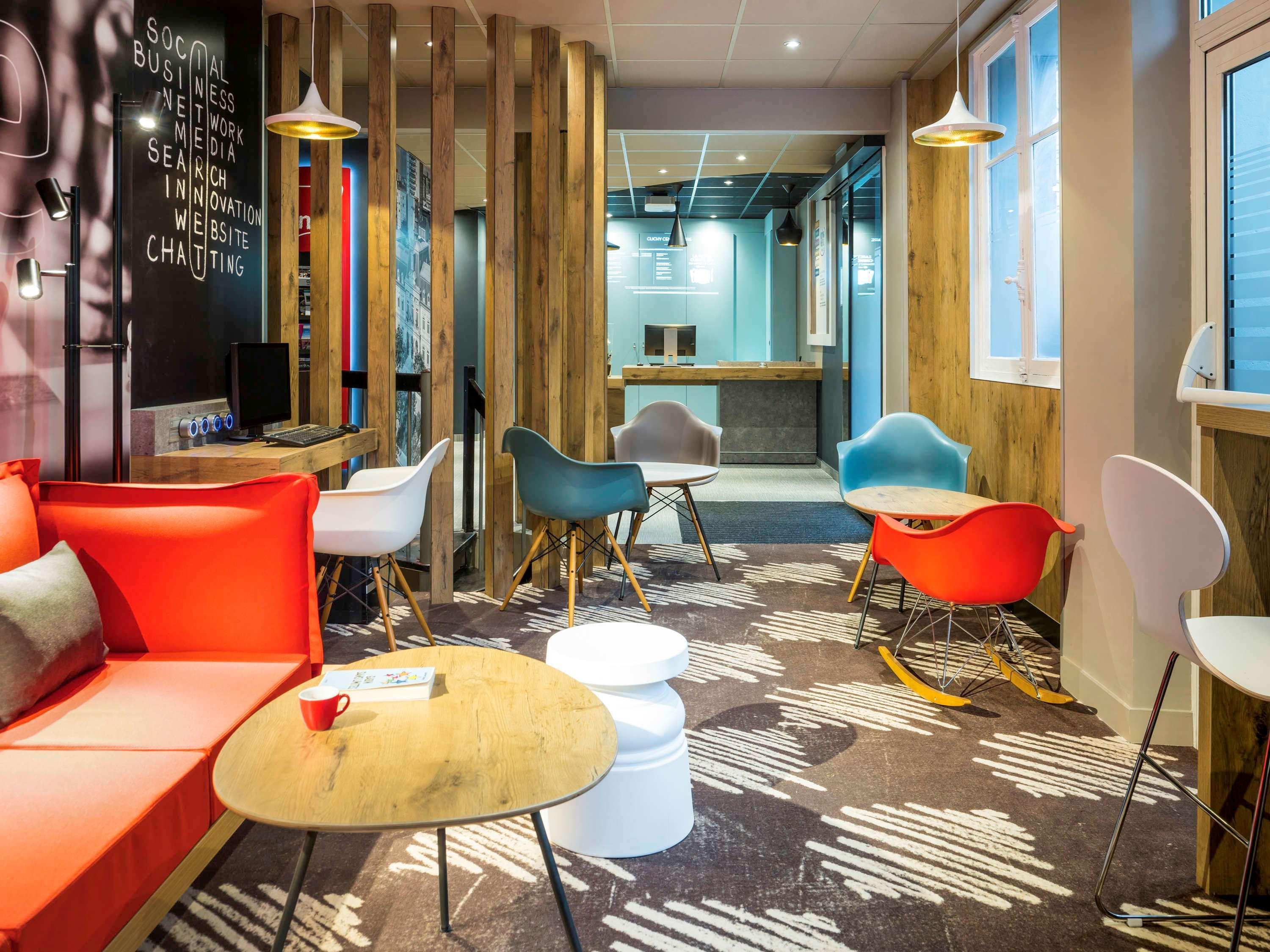 Ibis Centre Mairie Hotel 3*